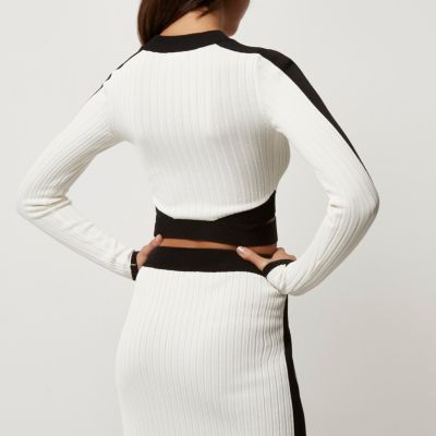 Black and white ribbed turtleneck crop top